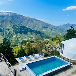 Paradise Gegelidzeebi